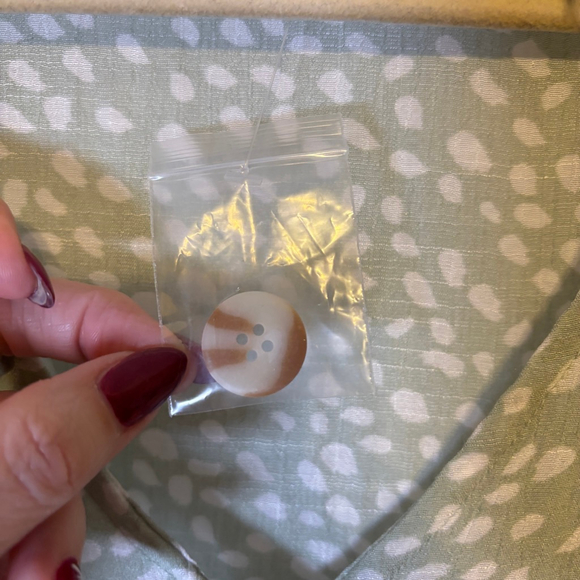 Mine Sage Green Tiered Button Front Dress Small Flutter Sleeve NWT - Picture 9 of 11